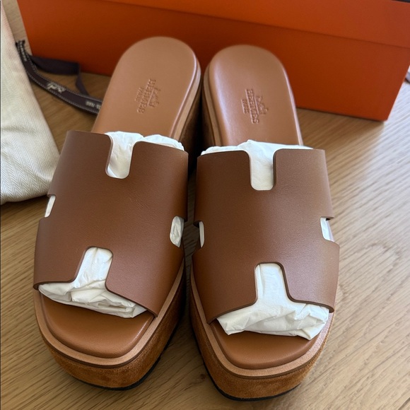 Hermes Shoes - 100% AUTHENTIC HERMES EZE 30 PLATFORM SANDALS